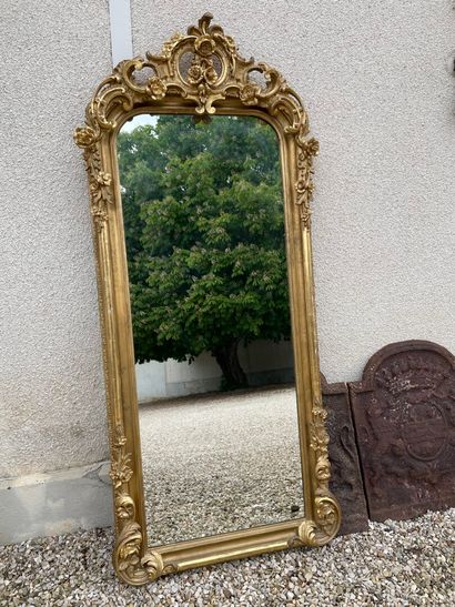 Important miroir Napoléon III cadre sculpté...