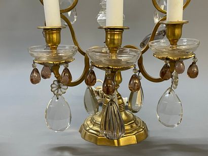 Paire de girandoles en bronze à trois lumières,...