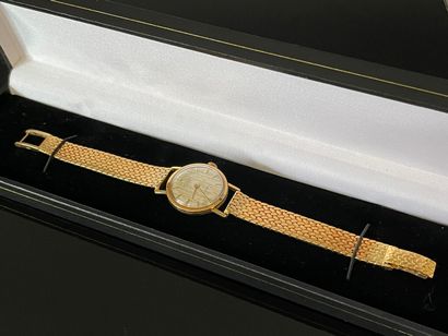 UNIVERSAL Genève, Montre de dame en or 750°/00,...