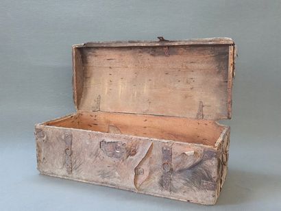 Malle de voyage en bois gainé de peau de...