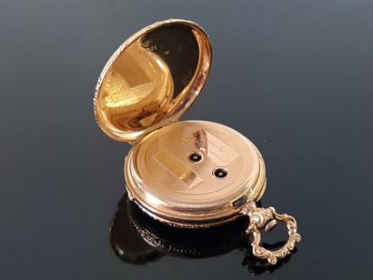 Montre de poche en or guilloché, chiffrée,...