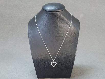 Chaine et pendentif coeur en or gris 750°/00...