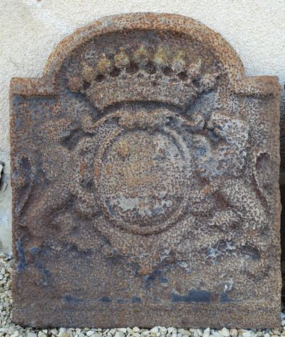 Paire de plaques de cheminée en fonte à décor...