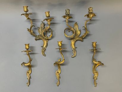 Paire d'appliques à deux lumières et trois...