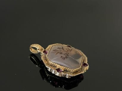 Pendentif souvenir en or 750°/00, médaillons...