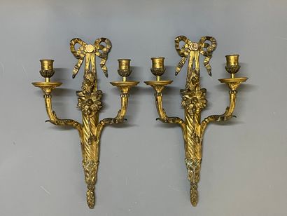 Paire d'appliques en bronze à deux bras de...
