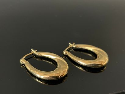 Paire de boucles d'oreille en or 750°/ 00,...