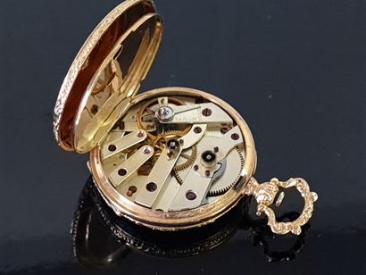 Montre de poche en or guilloché, chiffrée,...