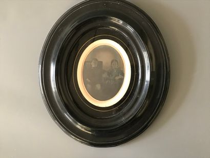Daguerréotype vers 1860:

Deux enfants assis...