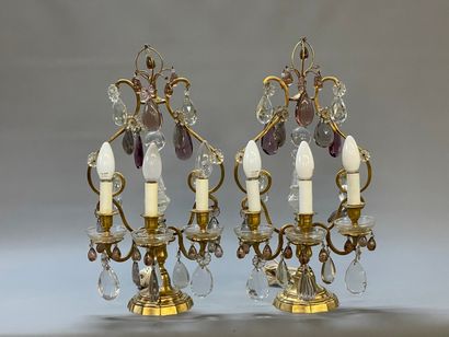 Paire de girandoles en bronze à trois lumières,...