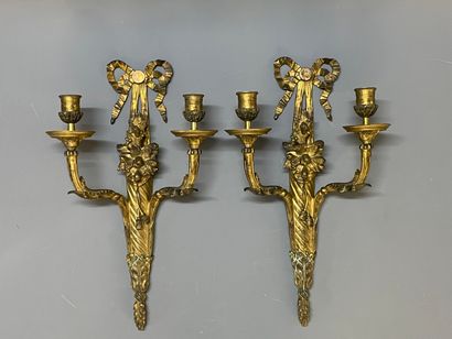 Paire d'appliques en bronze à deux bras de...