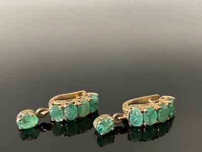 Paire de boucles d'oreille en or 750°/ 00...