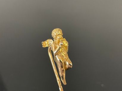 Epingle de cravate en or figurant un ange...