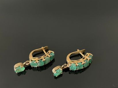 Paire de boucles d'oreille en or 750°/ 00...