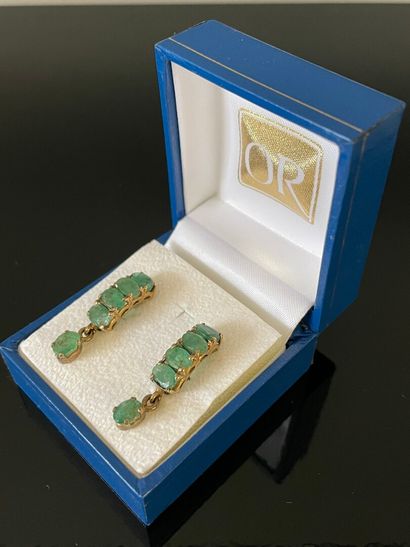 Paire de boucles d'oreille en or 750°/ 00...