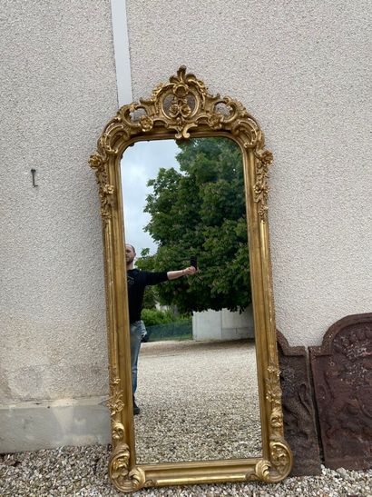 Important miroir Napoléon III cadre sculpté...