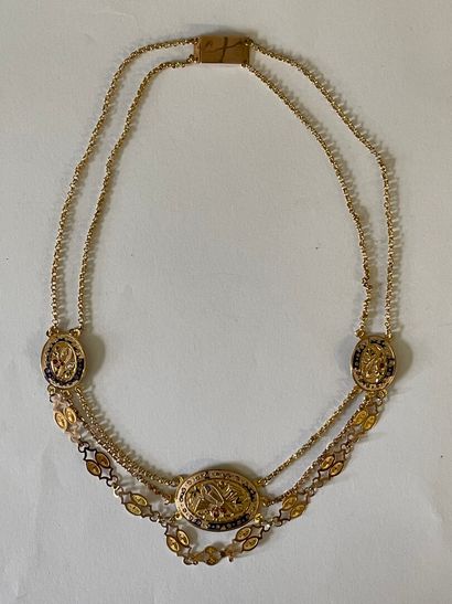 Collier en draperie, dit 