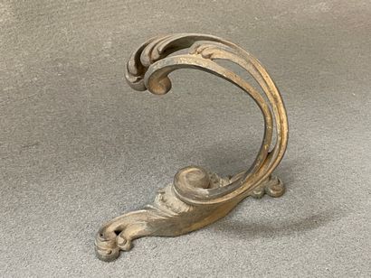Deux paires d'embrasses en bronze. 

15 x...