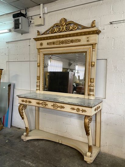 Grande console et son miroir en bois et stuc...
