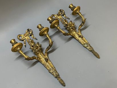 Paire d'appliques en bronze à deux bras de...