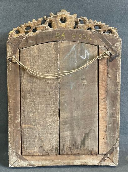 Beau cadre en bois et stuc doré, XVIII°,...