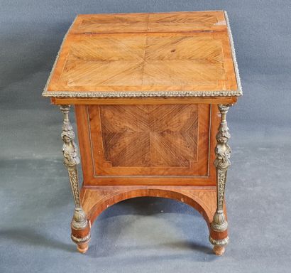 Bureau Davenport en placage de noyer et de...