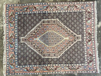Tapis fait main en laine, Iran

160 x 123...