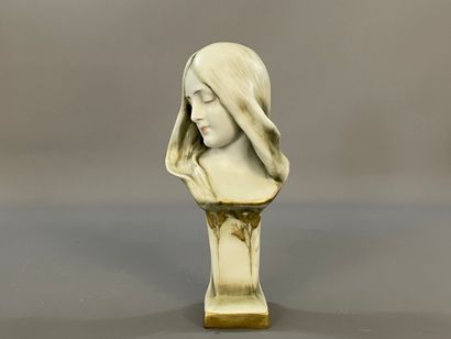 AMPHORA Austria

Buste de Femme en porcelaien.

Art...
