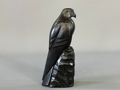 G. ROUXEL VANNON

Rapace en bois sculpté....