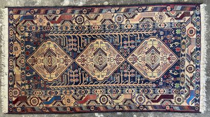 Tapis fait main shirvan, Arménie.

220 x...