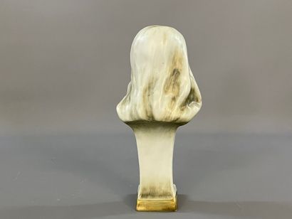 AMPHORA Austria

Buste de Femme en porcelaien.

Art...