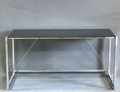 Table bureau en métal et verre fumé

75 x...