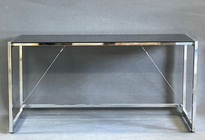 Table bureau en métal et verre fumé

75 x...