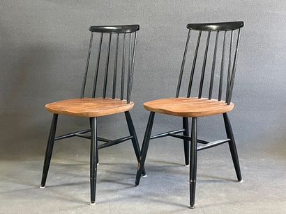 Ilmari TAPIOVAARA (1914-1999)

Paire de chaises...