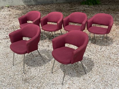 Suite de six fauteuils conférence, pied chromé...