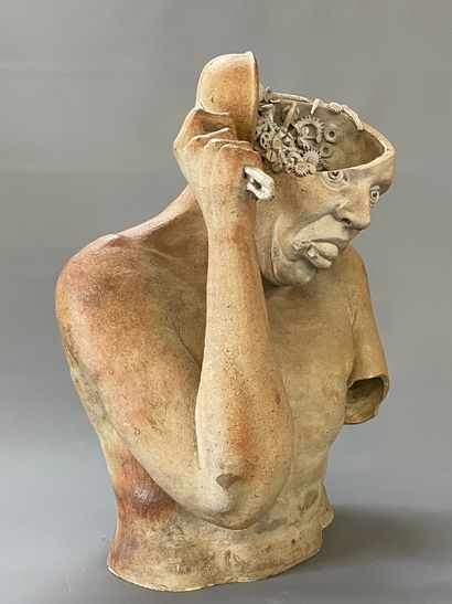 Sculpture contemporaine en grès:

Grand buste...