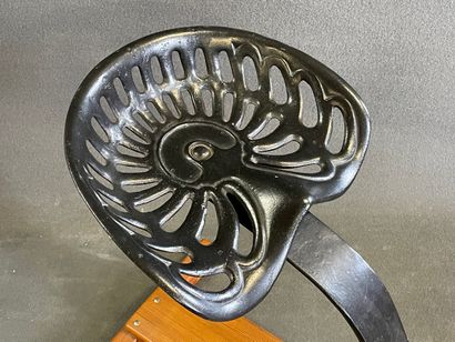 Tabouret de bureau , assise de tracteur sur...