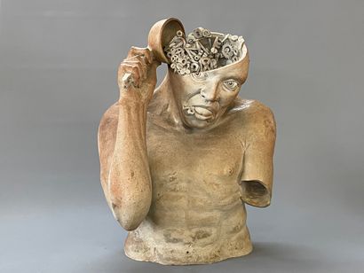 Sculpture contemporaine en grès:

Grand buste...