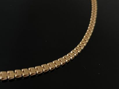 Collier en or, maille plate, or 750°/00.

L:...