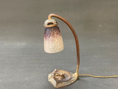 SCHNEIDER 

Lampe de bureau en bronze, le...