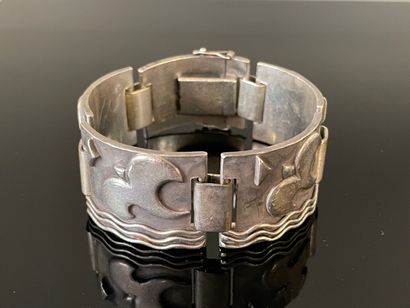 Jean DESPRÉS (1889-1980) 

Bracelet articulé...