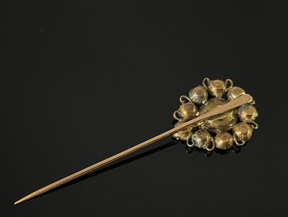 Epingle de cravate en or 750°/00 et pierres...
