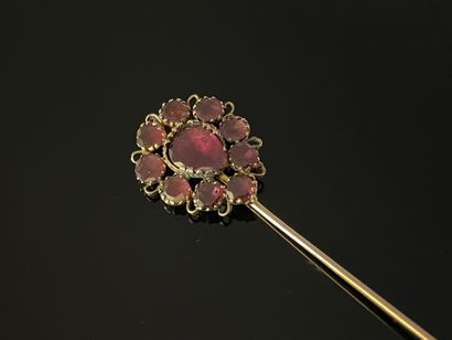 Epingle de cravate en or 750°/00 et pierres...