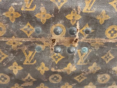 Louis VUITTON

Malle plate de cabine en toile...