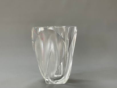 LALIQUE FRANCE.

Important vase modèle 