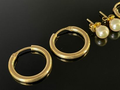 Ensemble de trois paires de boucles d'oreille...