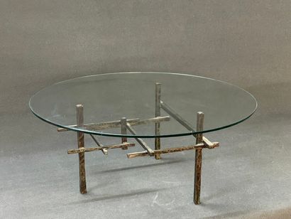 Table basse. 

Pietement en fer forgé, plateau...