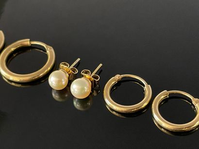 Ensemble de trois paires de boucles d'oreille...