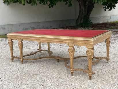 Grande table de bibliothèque en bois sculpté...