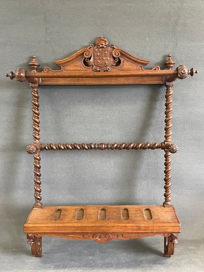 Porte-fusil en chêne sculpté et tourné ,...
